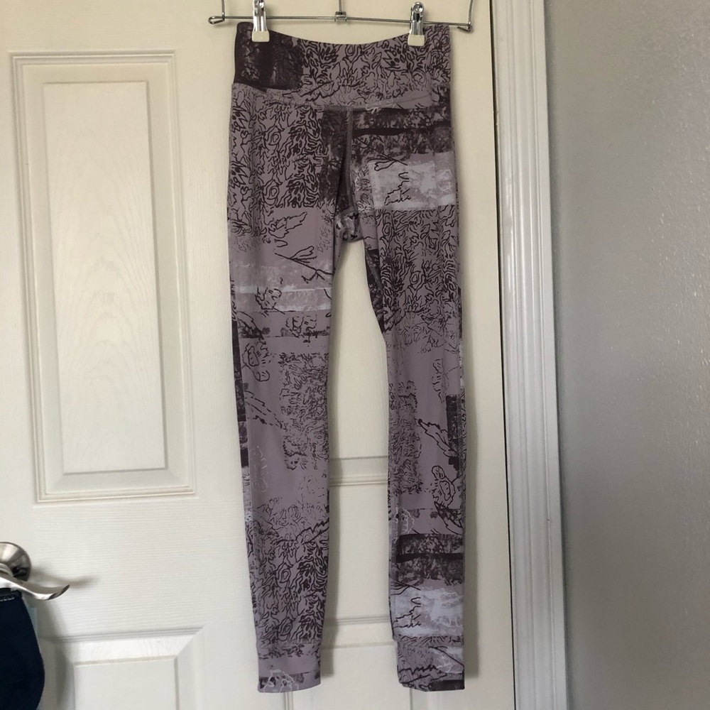 Reebok Light Purple/Light Brown Legging**NWOT**